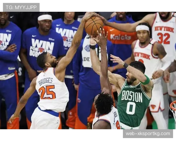 布里奇斯无球跑动制造空位，3D价值在季后赛进一步凸显