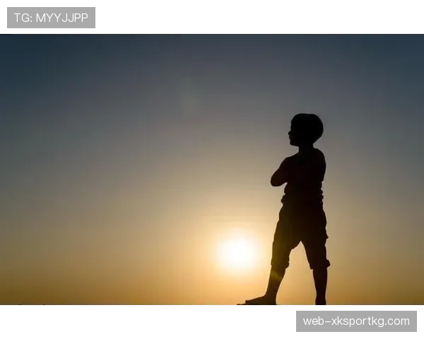 恩德里克对抗能力解析：如何适应成年级别比赛