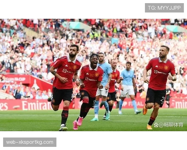 B费如何以进攻型中场身份主导比赛节奏？